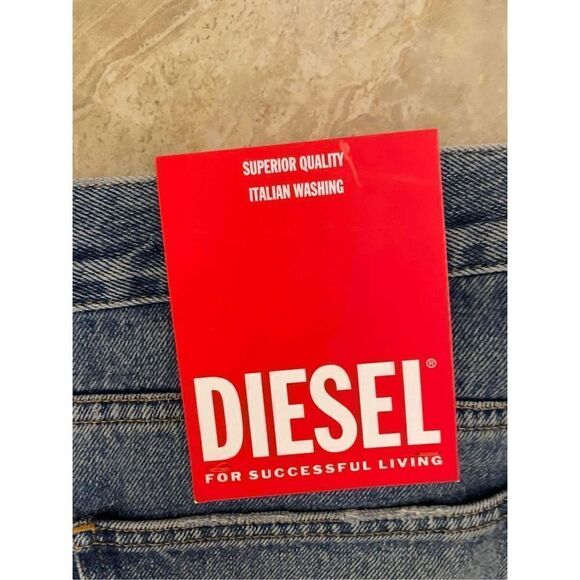 Diesel Regular Fit Mid Waist Boyfriend Leg Jeans Size 34 - Picture 7 of 7